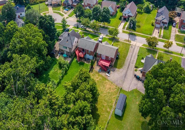 28th image of 4894 Oaklawn Dr, Cincinnati, OH 45227 | MLS# 1887702