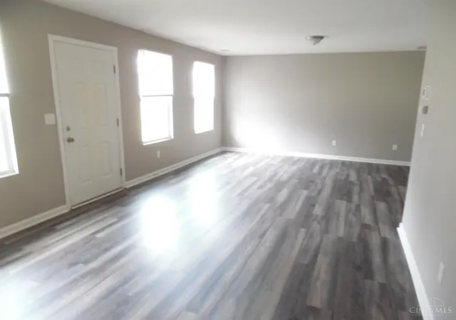 3rd image of 466 W Kemper Rd, Cincinnati, OH 45246 | MLS# 1887630