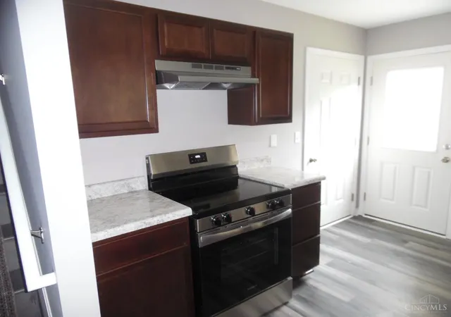 5th image of 466 W Kemper Rd, Cincinnati, OH 45246 | MLS# 1887630