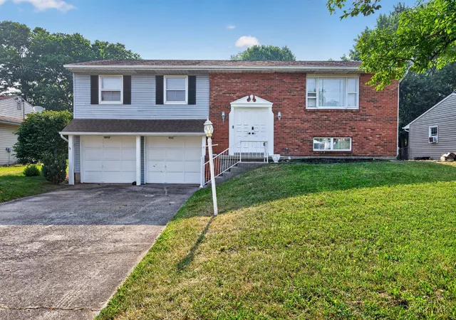 1st image of 414 Holland Dr, Trenton, OH 45067 | MLS# 1887714