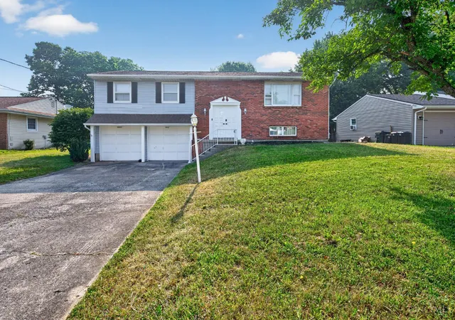 3rd image of 414 Holland Dr, Trenton, OH 45067 | MLS# 1887714