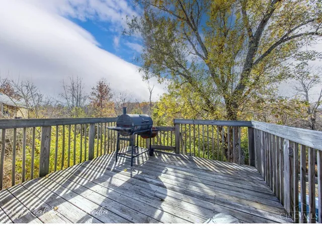 Photo 2 of Sale Pending at 8925 Pippin Rd, Cincinnati, OH 45251 | MLS# 1887733 | Listing updated on 2026-08-31