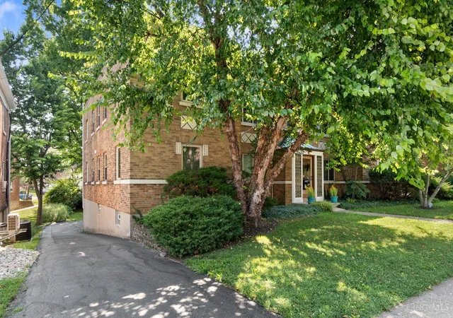 2nd image of 3420 Shaw Ave #1, Cincinnati, OH 45208 | MLS# 1886167