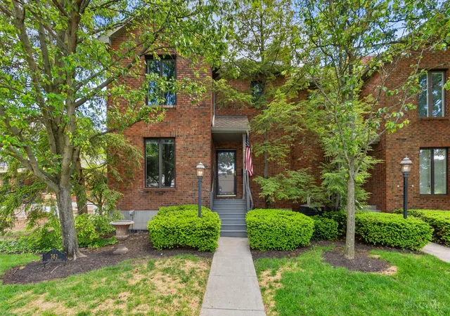 Photo 1 of Townhouse for sale at 382 Grand Ave, Cincinnati, OH 45205 | MLS# 1887759 | Listing updated on 2026-09-09