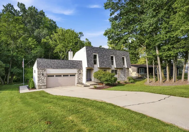 2nd image of 3995 Ridgedale Dr, Green Twp, OH 45247 | MLS# 1887704