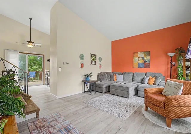 2nd image of 1815 Nw Washington Blvd, Hamilton, OH 45013 | MLS# 1887737
