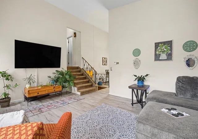Photo 3 of Single family home for sale at 1815 NW Washington Blvd, Hamilton, OH 45013 | MLS# 1887737 | Listing updated on 2026-08-25