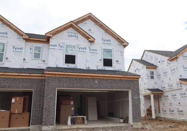 Photo 2 of Sale Pending at 7240 Grandpoint Dr #47, West Chester, OH 45069 | MLS# 1887780 | Listing updated on 2026-08-31