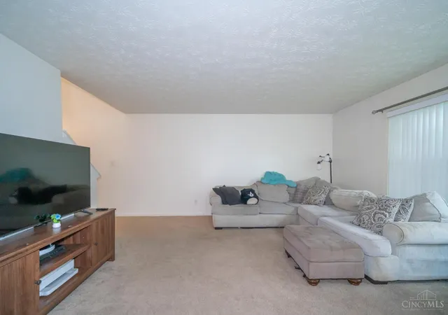 4th image of 671 Townsen Pl, Trenton, OH 45067 | MLS# 1887690