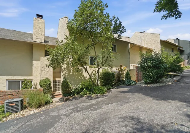 2nd image of 2111 Sutton Ave #G, Cincinnati, OH 45230 | MLS# 1879726