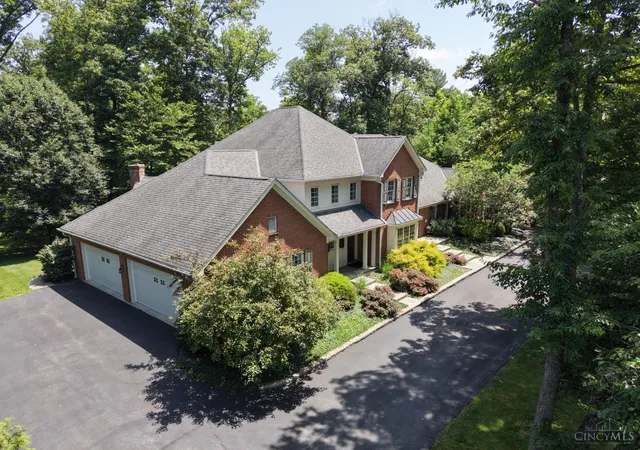 Photo 2 of Single family home for sale at 8100 Chinquapin Ln, Cincinnati, OH 45243 | MLS# 1887875 | Listing updated on 2026-07-22