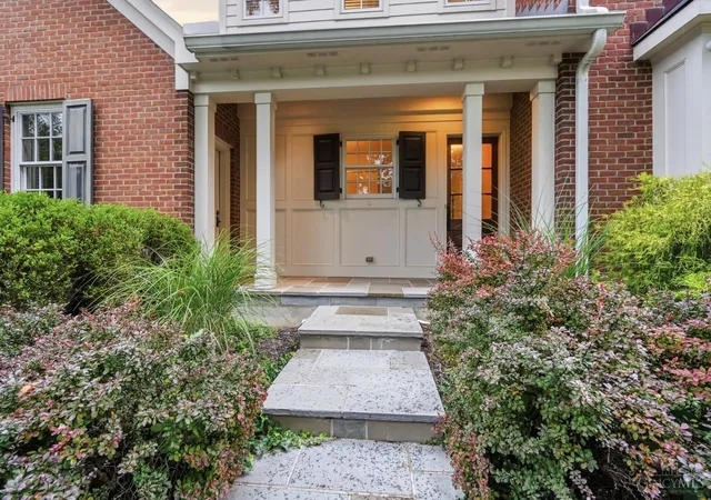 Photo 3 of Single family home for sale at 8100 Chinquapin Ln, Cincinnati, OH 45243 | MLS# 1887875 | Listing updated on 2026-07-22