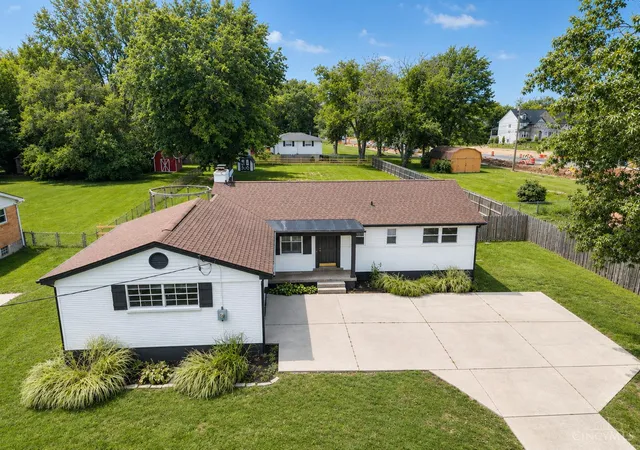 2nd image of 12175 Snider Rd, Sycamore Twp, OH 45249 | MLS# 1887836