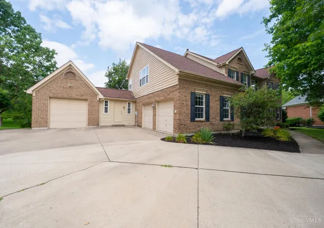 3rd image of 4725 Carriage Dr, Mason, OH 45040 | MLS# 1886817