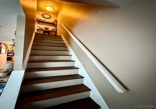4th image of 3400 Amberway Ct, Cincinnati, OH 45251 | MLS# 1887855