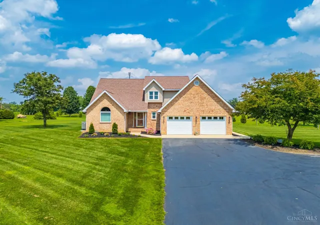 Photo 3 of Single family home for sale at 150 Roslin Dr, Peebles, OH 45660 | MLS# 1887374 | Listing updated on 2026-07-23