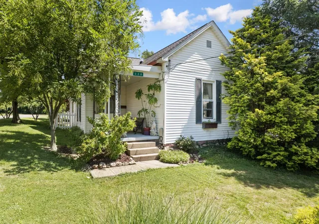 1st image of 320 E Plane St, Bethel, OH 45106 | MLS# 1887729