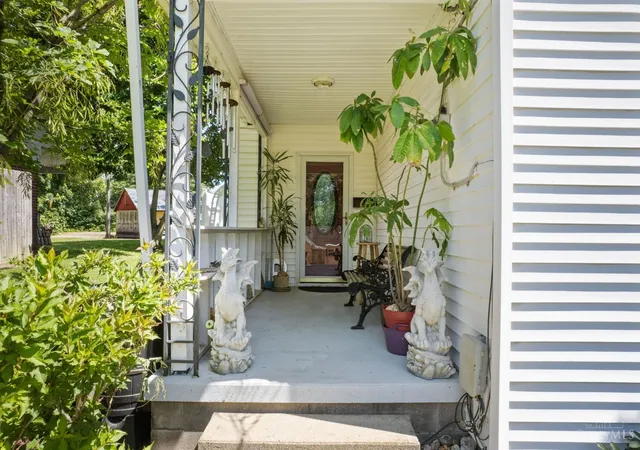 Photo 3 of Sale Pending at 320 E Plane St, Bethel, OH 45106 | MLS# 1887729 | Listing updated on 2026-08-24