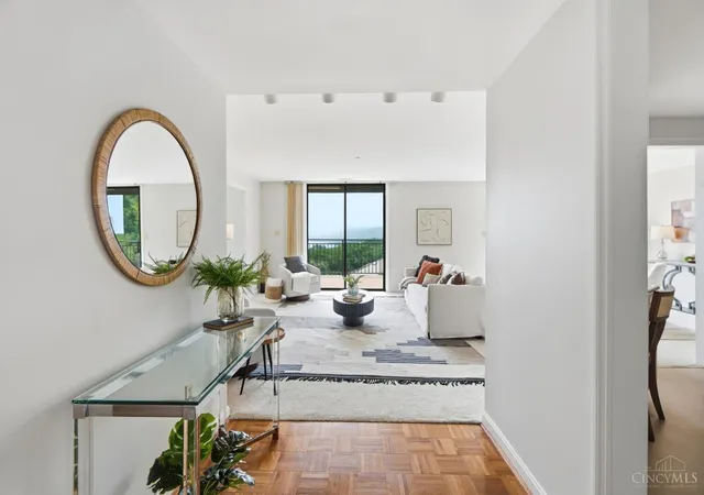 3rd image of 415 Bond Pl #4C, Cincinnati, OH 45206 | MLS# 1887897