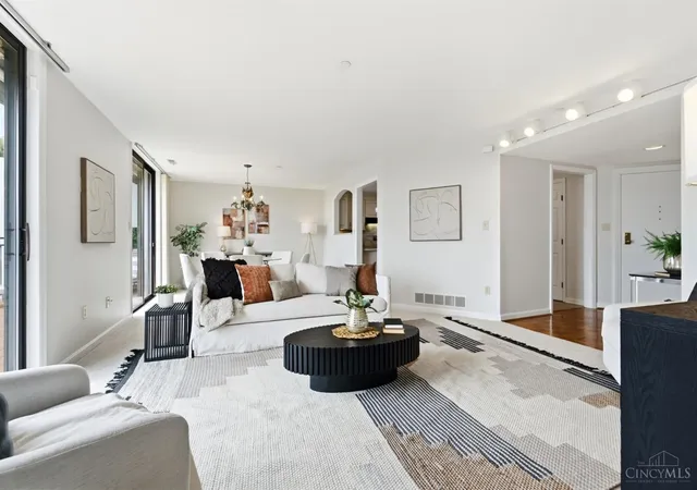 5th image of 415 Bond Pl #4C, Cincinnati, OH 45206 | MLS# 1887897
