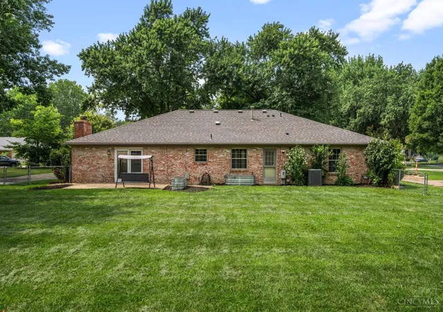 3rd image of 9732 Stagecoach Dr S, Centerville, OH 45458 | MLS# 1887718