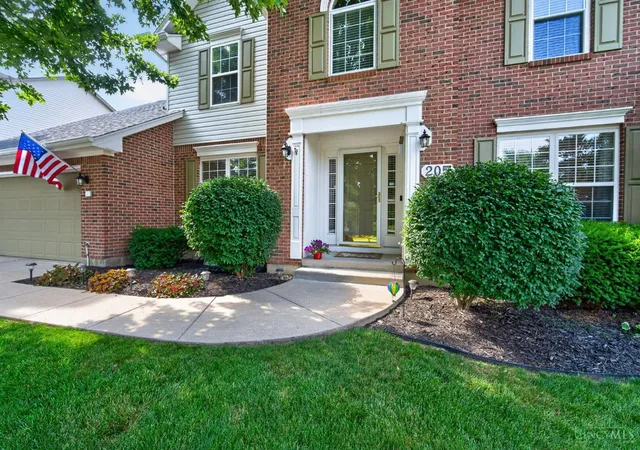 3rd image of 205 Steeplechase Dr, Springboro, OH 45066 | MLS# 1887919