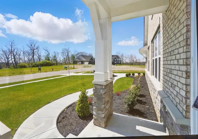 Photo 3 of Sale Pending at 7516 Donegal Dr, Miami Twp, OH 45233 | MLS# 1887738 | Listing updated on 2026-09-23