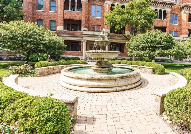 2nd image of 2356 Park Ave, Cincinnati, OH 45206