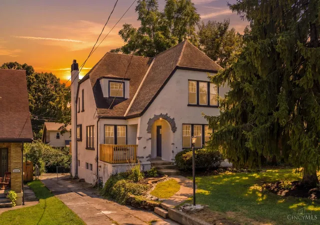 1st image of 3129 Penrose Pl, Cincinnati, OH 45211 | MLS# 1887910