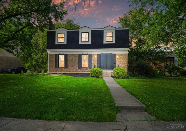3rd image of 3209 Autumn Ln, Green Twp, OH 45239 | MLS# 1887972