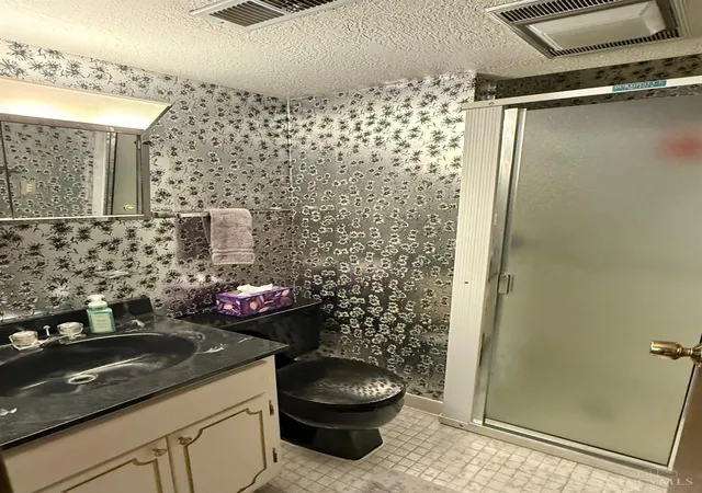 Listing Photo 2 - Condo for sale in building located at 5174 Clearlake Dr, Cincinnati, OH 45247 - Unit #