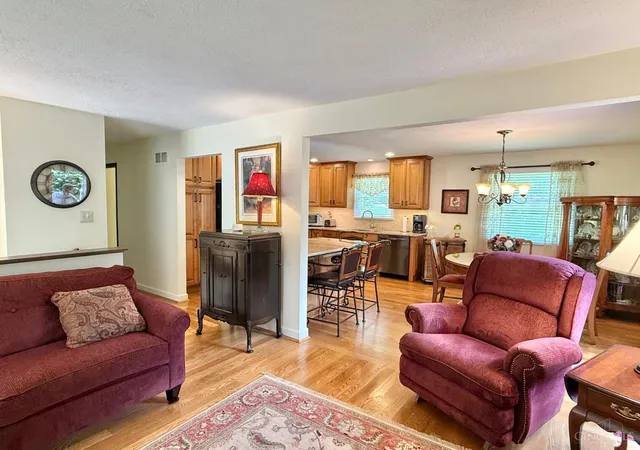 Photo 3 of Sale Pending at 5174 Clearlake Dr, Cincinnati, OH 45247 | MLS# 1887979 | Listing updated on 2026-07-27
