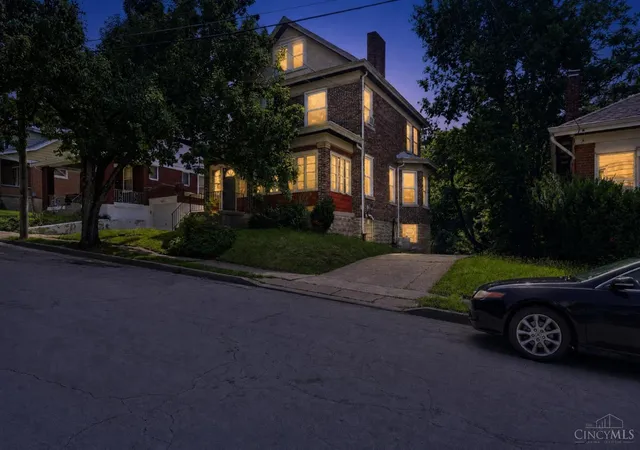 4th image of 2654 Cora Ave, Cincinnati, OH 45211 | MLS# 1887935