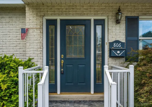 2nd image of 806 Kathryn Dr, Wilmington, OH 45177 | MLS# 1887831