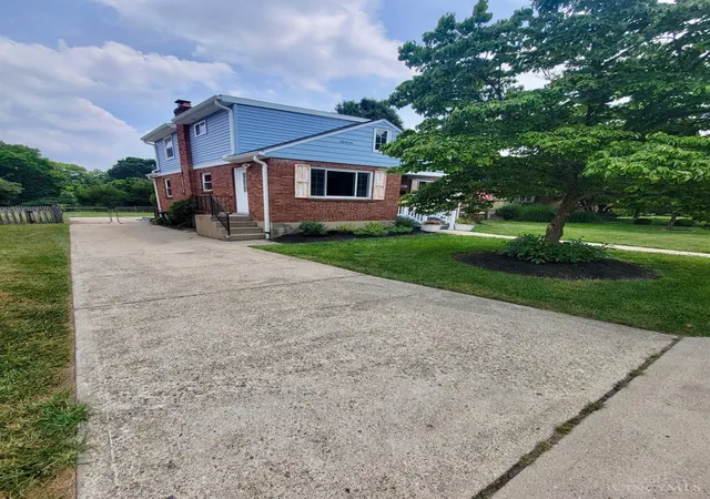 2nd image of 966 Summit Ave, Glendale, OH 45246 | MLS# 1887901