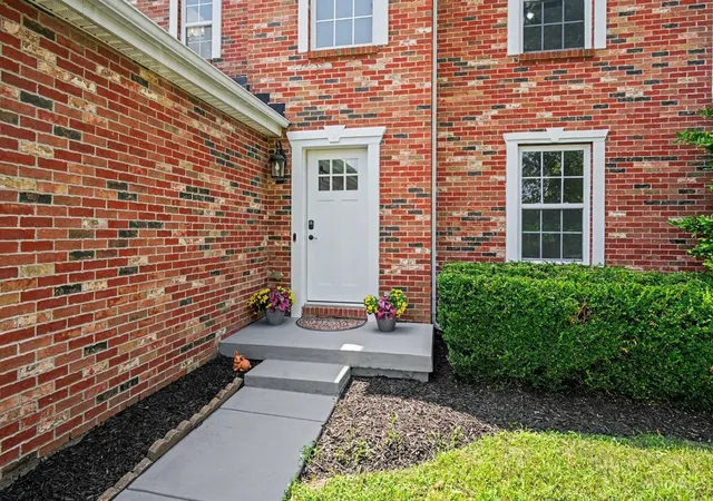 Photo 2 of Single family home for sale at 4301 Lighthouse Ln, West Chester, OH 45069 | MLS# 1887722 | Listing updated on 2026-08-28