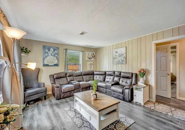 3rd image of 206 Douglas Ave, Trenton, OH 45067 | MLS# 1887944