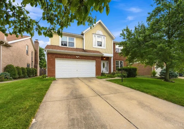 2nd image of 320 Parktrail Ln, Cincinnati, OH 45238 | MLS# 1888067