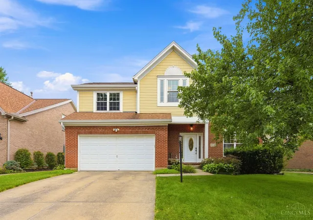 3rd image of 320 Parktrail Ln, Cincinnati, OH 45238 | MLS# 1888067