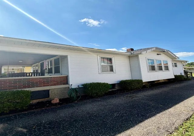 2nd image of 1044 Clinton Ave, Hamilton, OH 45015 | MLS# 1888060