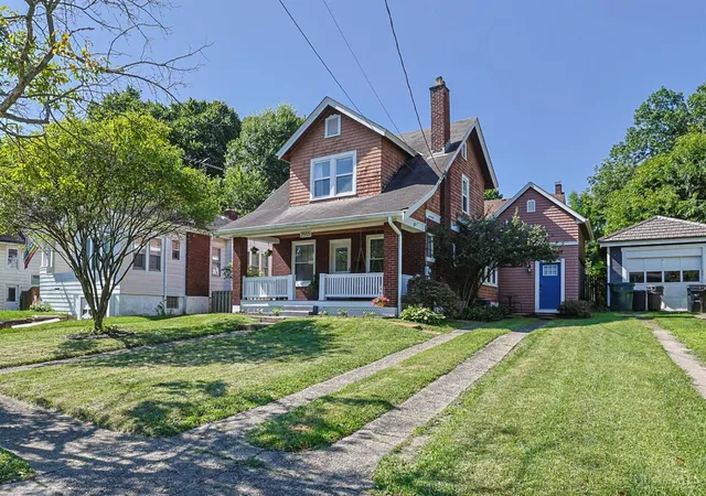 Photo 1 of Single family home for sale at 2555 Ridgeland Pl, Cincinnati, OH 45212 | MLS# 1888069 | Listing updated on 2026-09-09