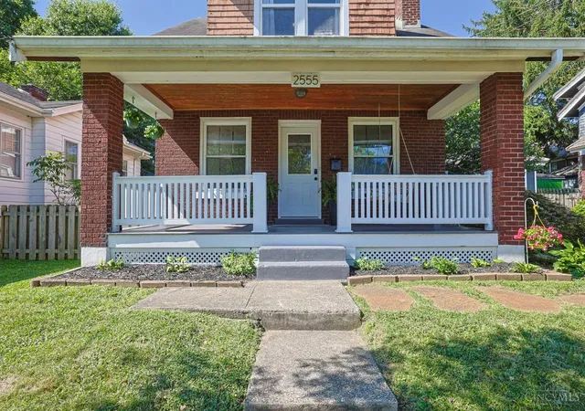 Photo 4 of Single family home for sale at 2555 Ridgeland Pl, Cincinnati, OH 45212 | MLS# 1888069 | Listing updated on 2026-09-09