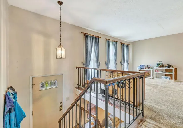 5th image of 5492 Revmal Ln, Cincinnati, OH 45238 | MLS# 1888012