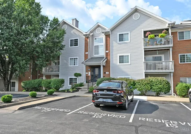 2nd image of 7392 Ridgepoint Dr #3, Anderson Twp, OH 45230 | MLS# 1888097