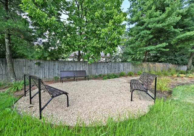2nd image of 7392 Ridgepoint Dr, Anderson Twp, OH 45230
