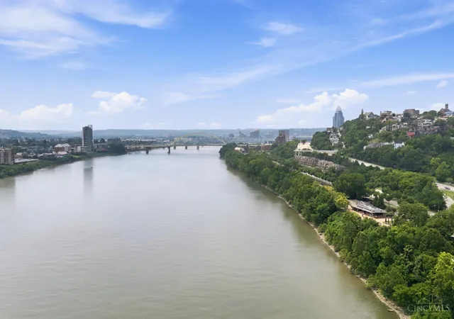2nd image of 1498 Riverside Dr, Cincinnati, OH 45202