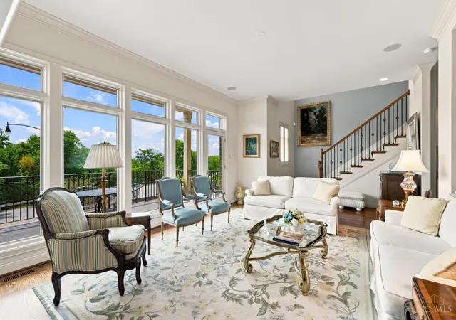 5th image of 1498 Riverside Dr, Cincinnati, OH 45202 | MLS# 1887701
