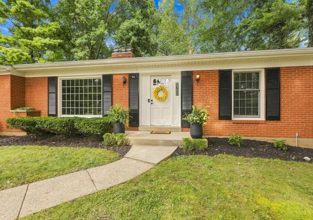 3rd image of 5790 Beechnut Dr, Anderson Twp, OH 45230 | MLS# 1888063