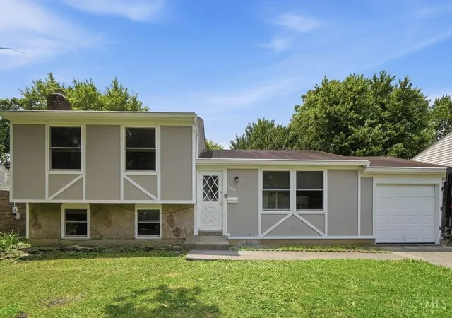 2nd image of 9929 Loralinda Dr, Cincinnati, OH 45251 | MLS# 1888149