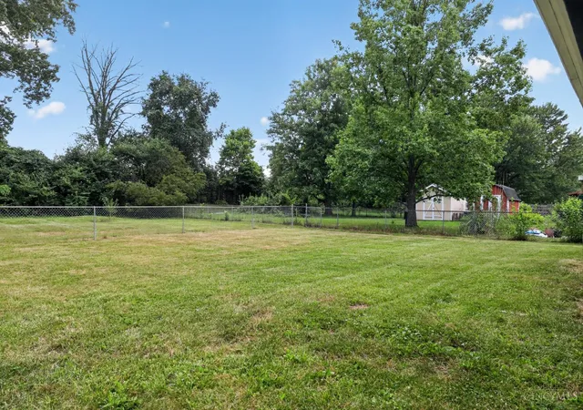 Photo 3 of Sale Pending at 9743 Woodmill Ln, Cincinnati, OH 45231 | MLS# 1887275 | Listing updated on 2026-09-19
